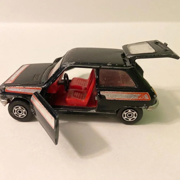 Vintage Lot of 2 Corgi Diecast Cars Jaguar XJS and  Renault 5 TS - Picture 14 of 15